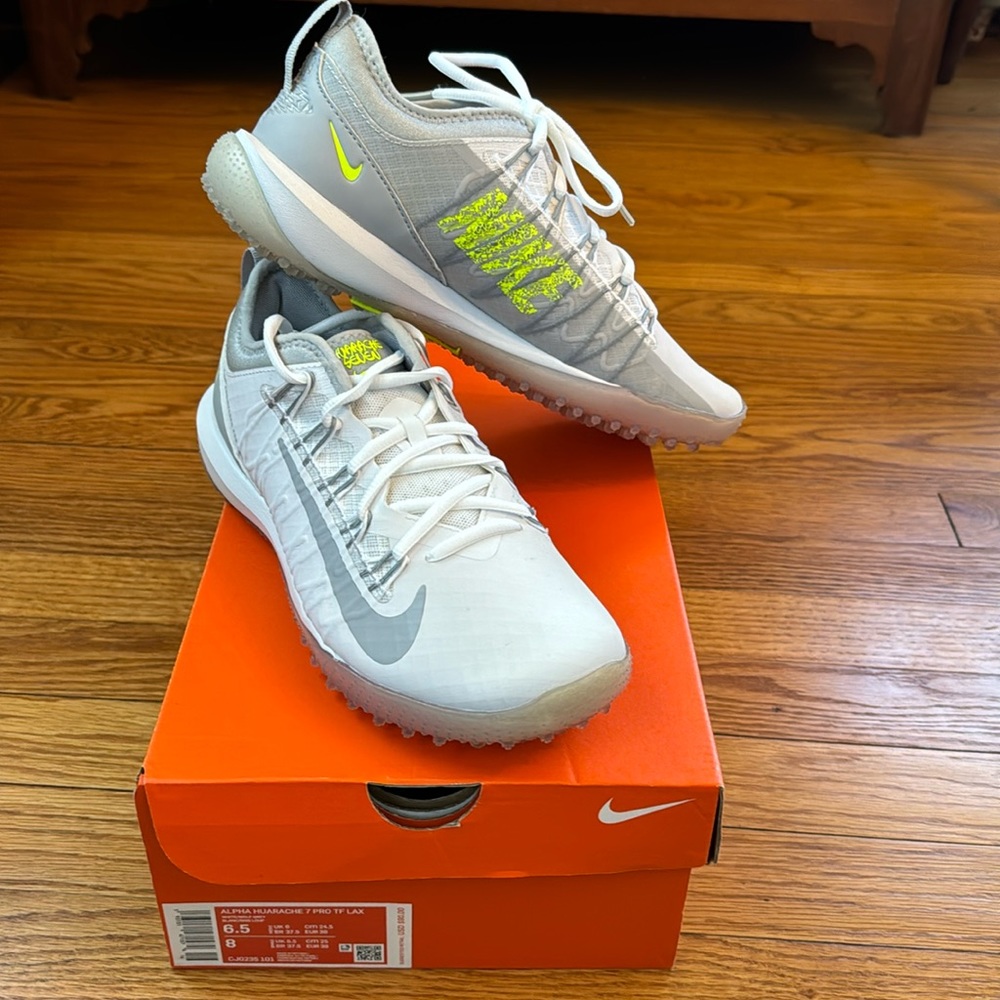 Nike Alpha Huarache 7 Pro TF Lax; New in box; men’s 6.5 or women’s 8